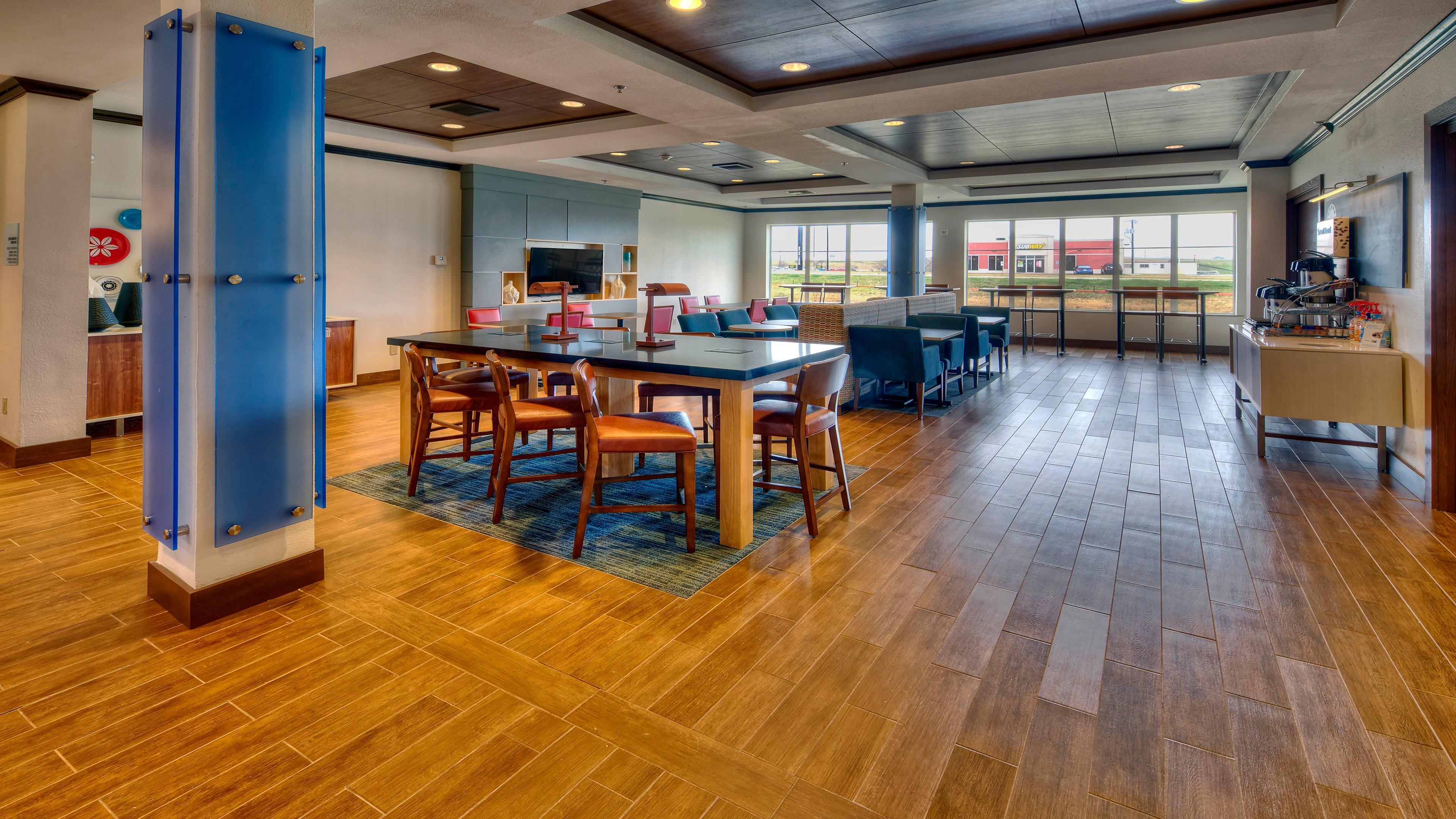 Express And I-45 By Ihg Corsicana