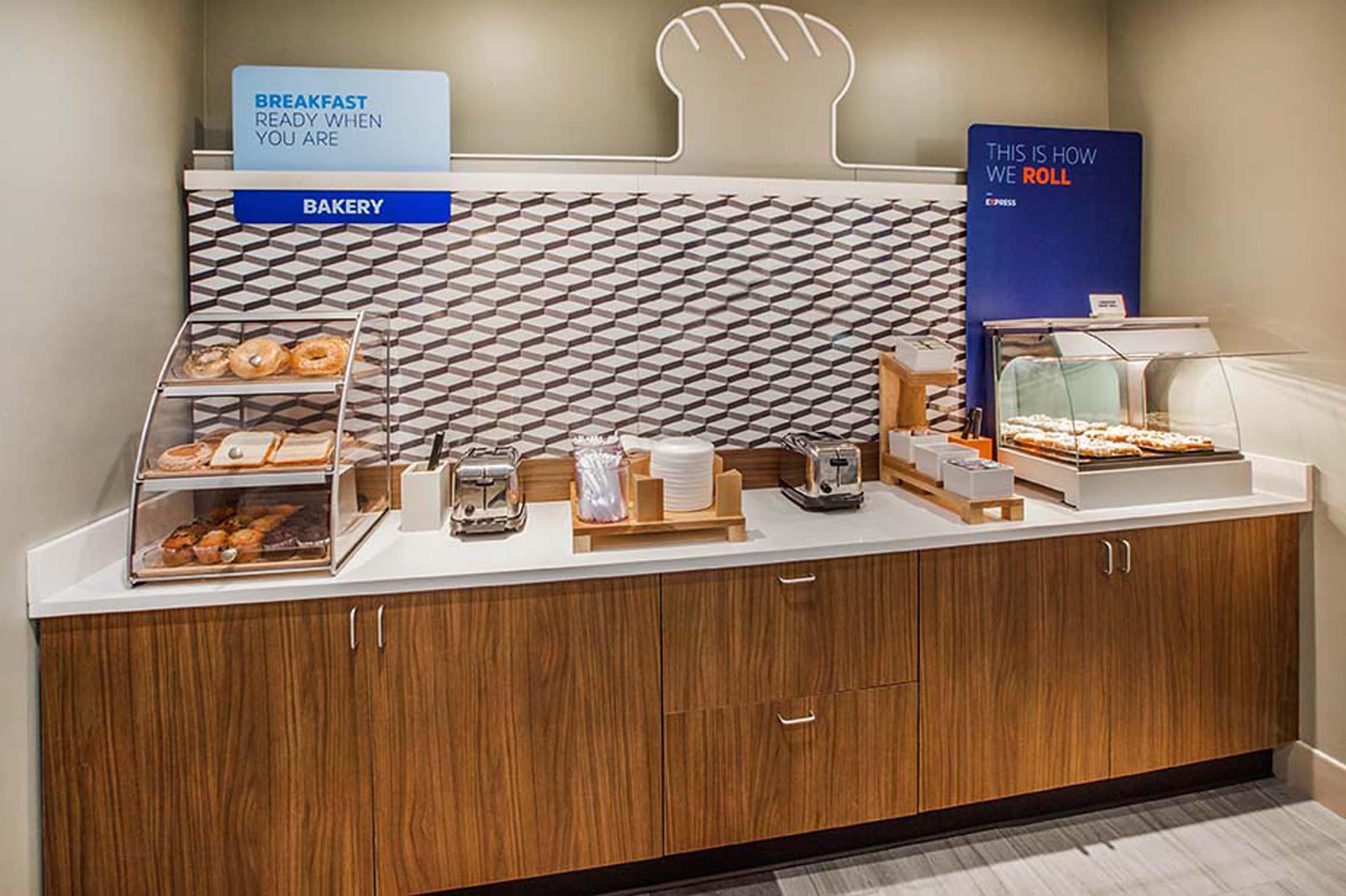 Express And I-45 By Ihg Corsicana
