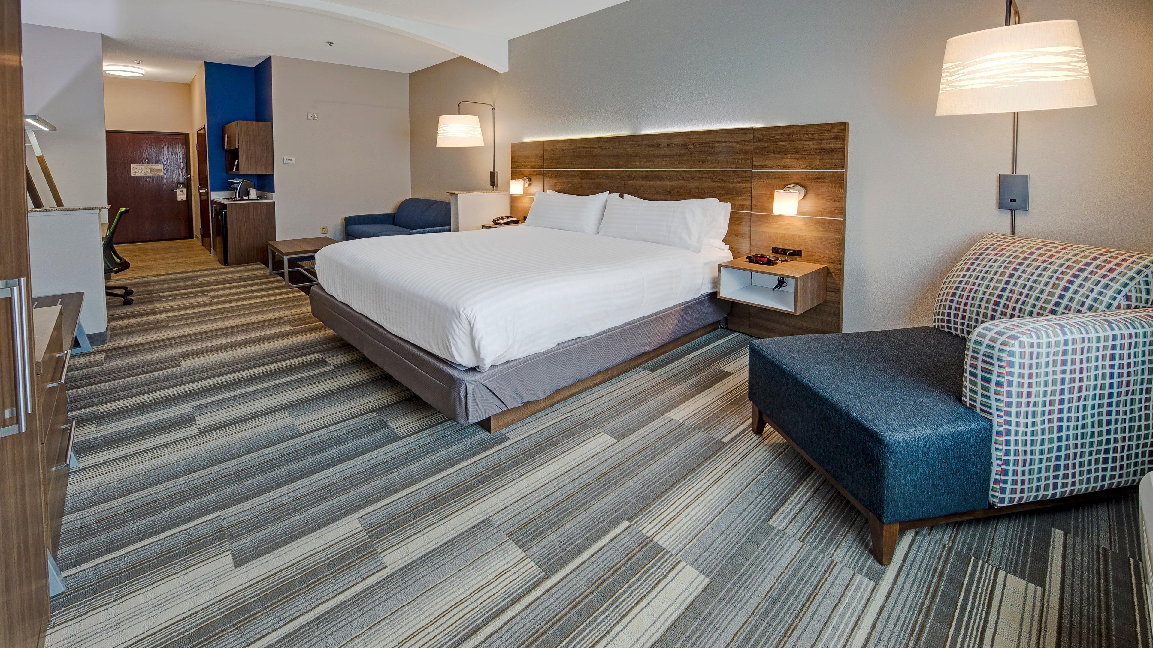 Express And I-45 By Ihg Hotel