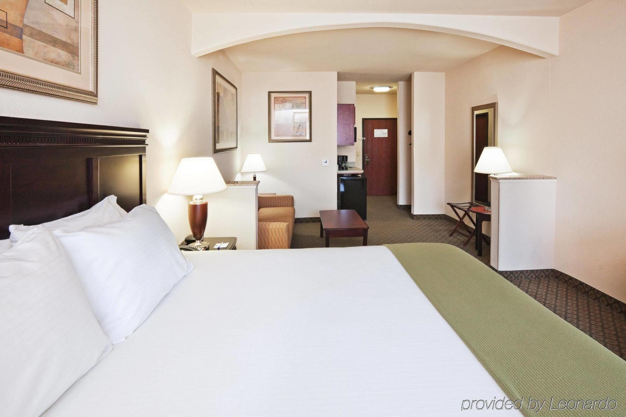 Express And I-45 By Ihg 3*