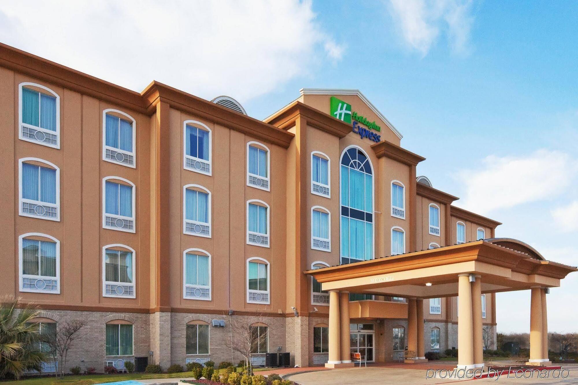Express And I-45 By Ihg Hotel 3*